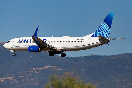 Unknown N36272 operated by United