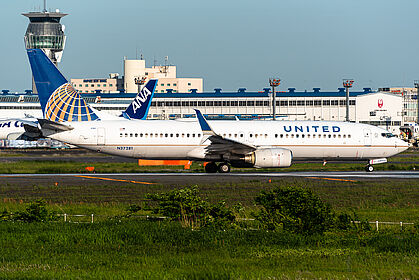 Unknown N37281 operated by United
