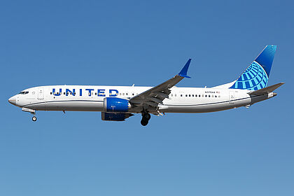 Boeing 737 MAX 9 N37548 operated by United Airlines