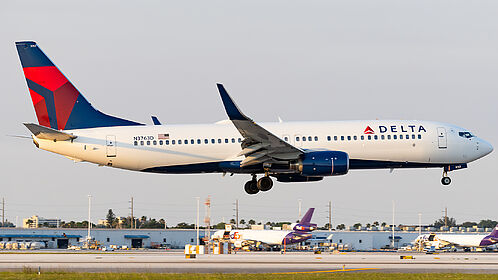 Boeing 737-800 N3763D operated by Delta Air Lines