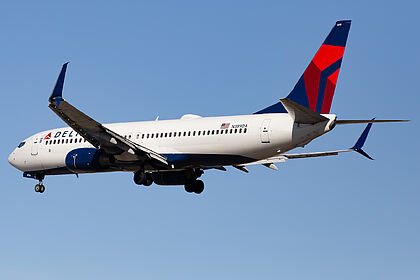 Boeing 737-800 N389DA operated by Delta Air Lines