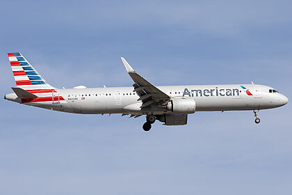 Unknown N406AN operated by American