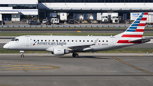 Unknown N411YX operated by American