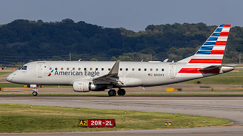 Embraer 175 N413YX operated by American