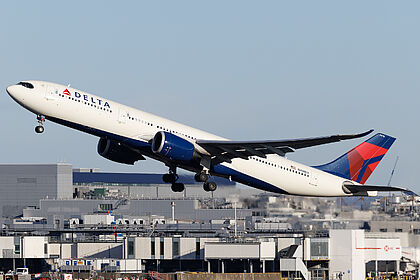 Unknown N418DX operated by Delta Air Lines