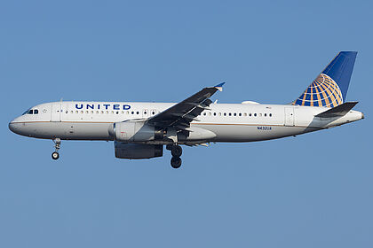 Unknown N432UA operated by United