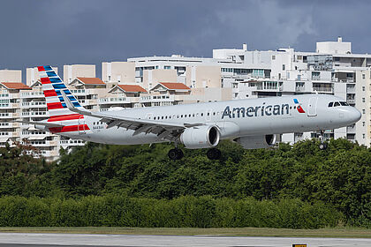 Unknown N443AA operated by American