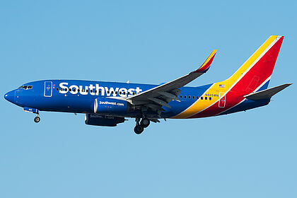 Boeing 737-700 N465WN operated by Southwest