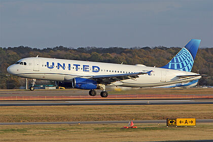 Unknown N470UA operated by United