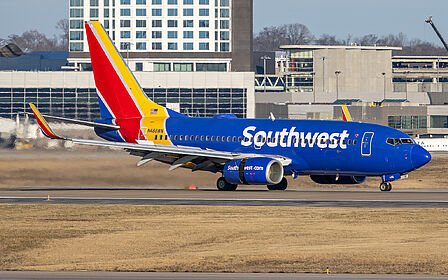 Boeing 737-700 N488WN operated by Southwest