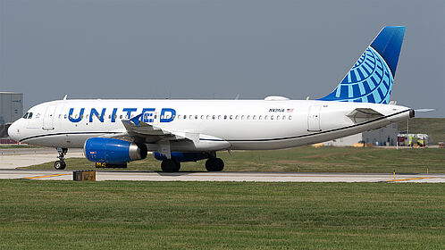 Unknown N491UA operated by United