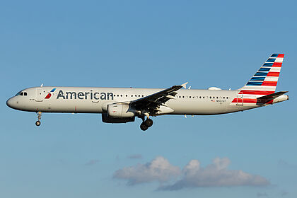 Airbus A321 N507AY operated by American
