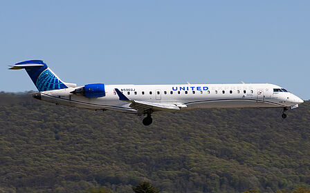 Canadair CRJ N536GJ operated by United