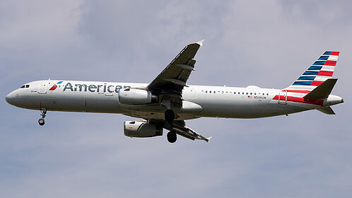 Unknown N544UW operated by American