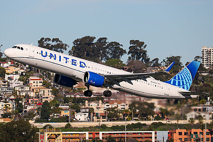 Unknown N54552 operated by United