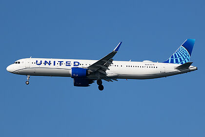 Unknown N54570 operated by United
