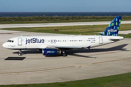 Airbus A320 N562JB operated by JetBlue