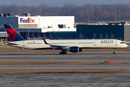 Boeing 757-300 N583NW operated by Delta Air Lines