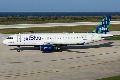 Airbus A320 N585JB operated by JetBlue