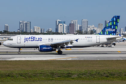 Airbus A320 N588JB operated by JetBlue