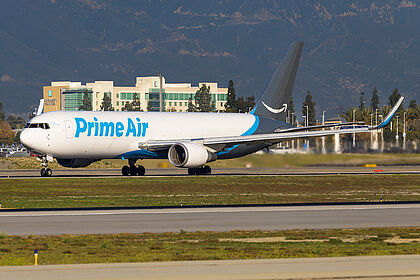 Unknown N617AZ operated by ATI