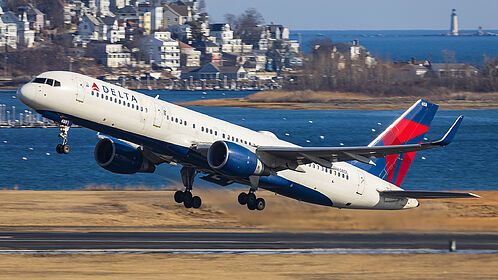Unknown N658DL operated by Delta Air Lines