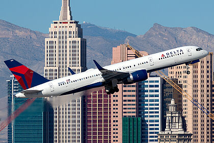 Unknown N659DL operated by Delta Air Lines