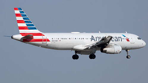 Unknown N667AW operated by American