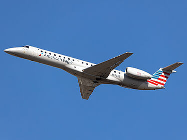 Unknown N670AE operated by American