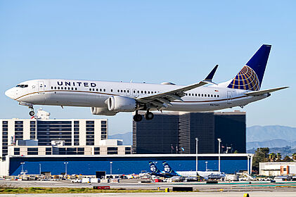 Unknown N67501 operated by United
