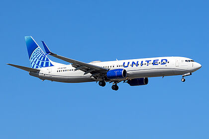 Unknown N67815 operated by United
