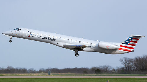 Unknown N694AE operated by American