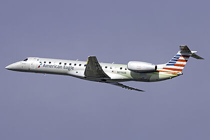 Unknown N696AE operated by American