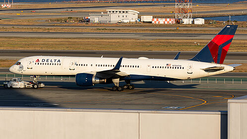 Unknown N709TW operated by Delta Air Lines