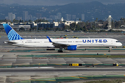 Unknown N75858 operated by United