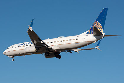 Boeing 737-800 N76265 operated by United