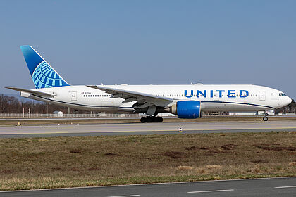 Unknown N77012 operated by United