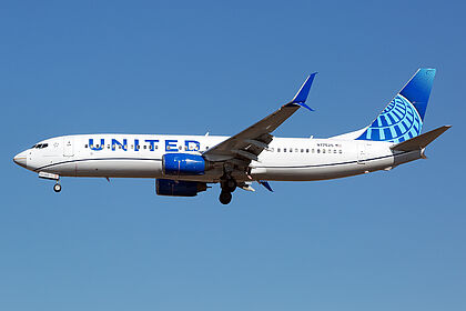 Unknown N77525 operated by United
