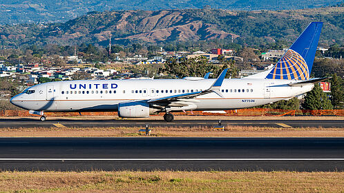 Unknown N77536 operated by United