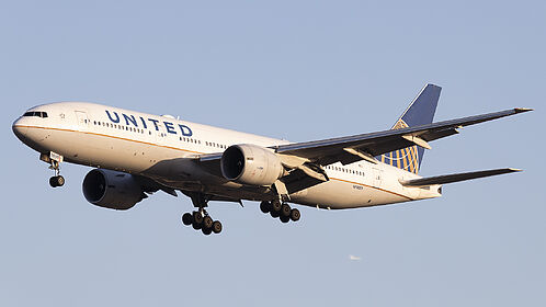 Boeing 777-200 / 200ER Passenger N78009 operated by United