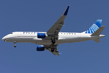 Embraer 175 N781YX operated by United