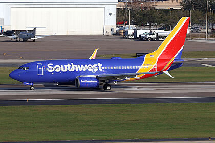 Boeing 737 N7860A operated by Southwest