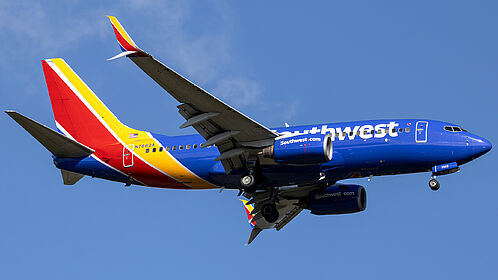Boeing 737 N7862A operated by Southwest