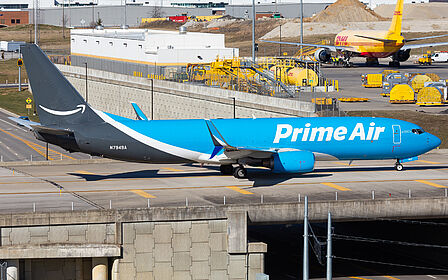 Boeing 737-800 N7949A operated by Sun Country Airlines