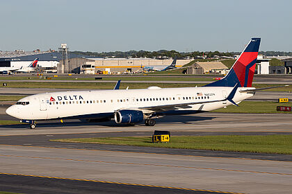 Unknown N802DN operated by Delta Air Lines