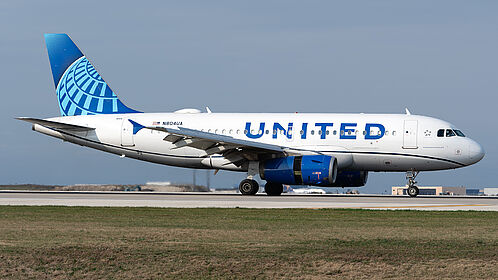 Unknown N804UA operated by United