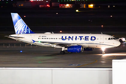 Unknown N813UA operated by United