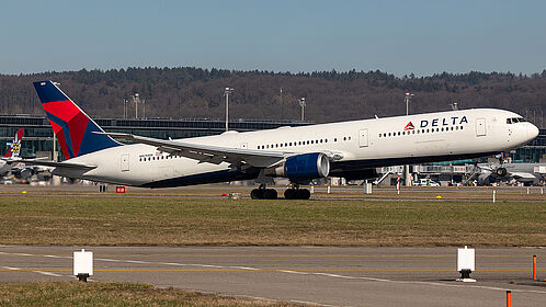 Unknown N825MH operated by Delta Air Lines
