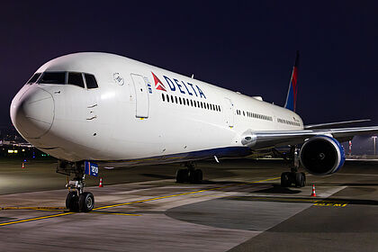 Boeing 767-400 Passenger N834MH operated by Delta Air Lines