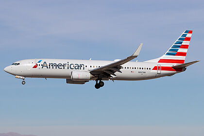 Boeing 737-800 N847NN operated by American